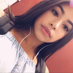 Meet your Posher, Cynthia